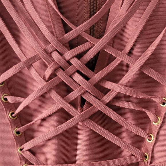 Dusty pink bodycon dress laced front - Picture 4 of 14